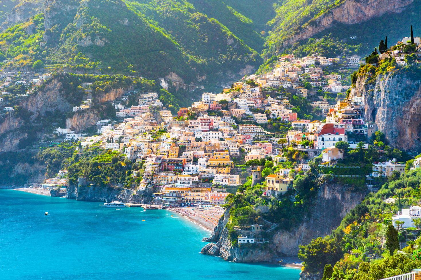 Spread over 50 km of coastline and home to some of the quaintest pastel-colored fishing villages in the country, a trip to the Amalfi Coast is a no-brainer for first-time visitors and coastal enthusiasts!