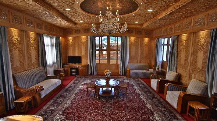 Mascot Houseboat in Kerala