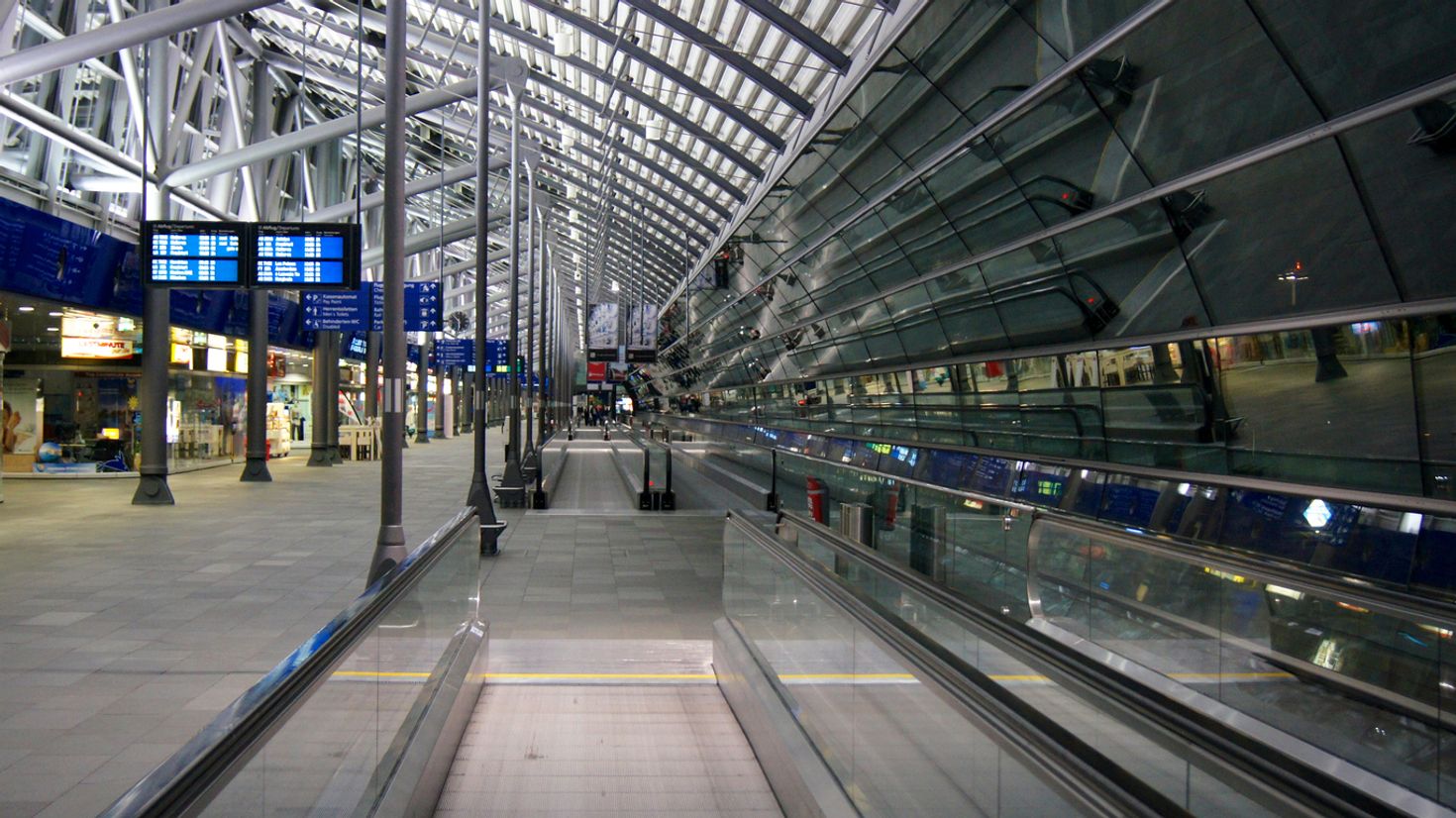 The Leipzig/Halle Airport is the closest airport to Rennsteig