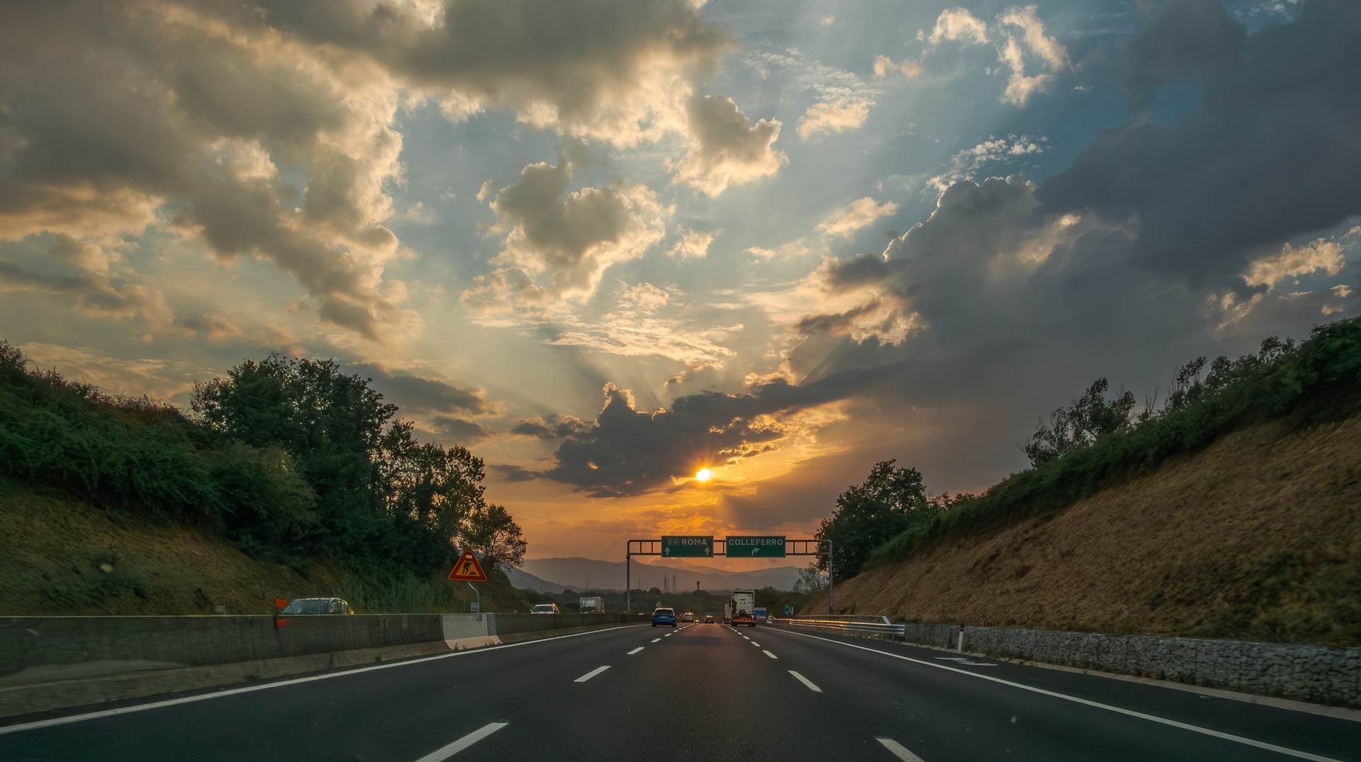 Take the highway in Colleferro for a smooth journey from Rome to Naples. The highway in Colleferro that takes you from Rome to Naples.