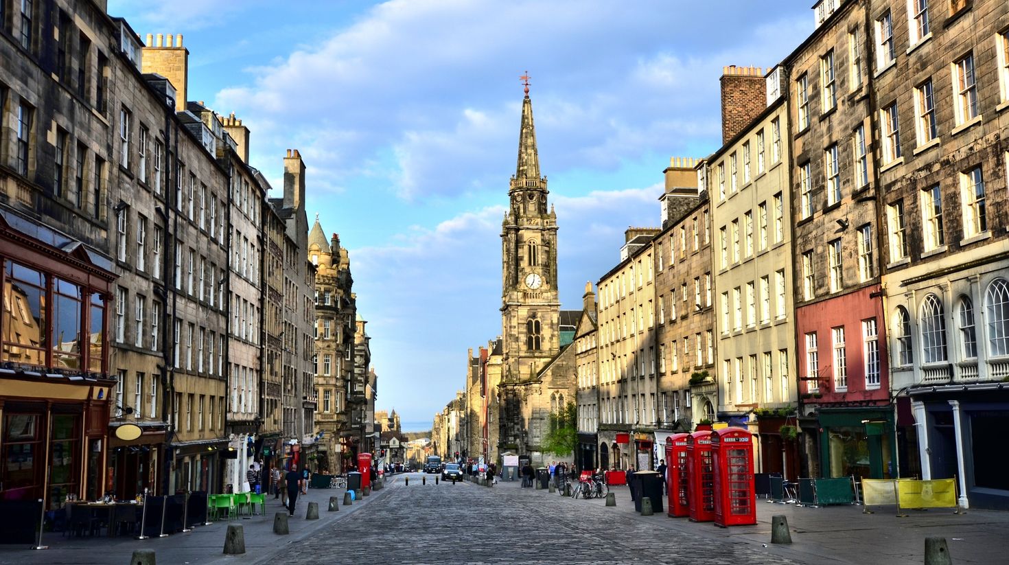 You can enjoy visiting The Royal Mile during amazing weather in Edinburgh.