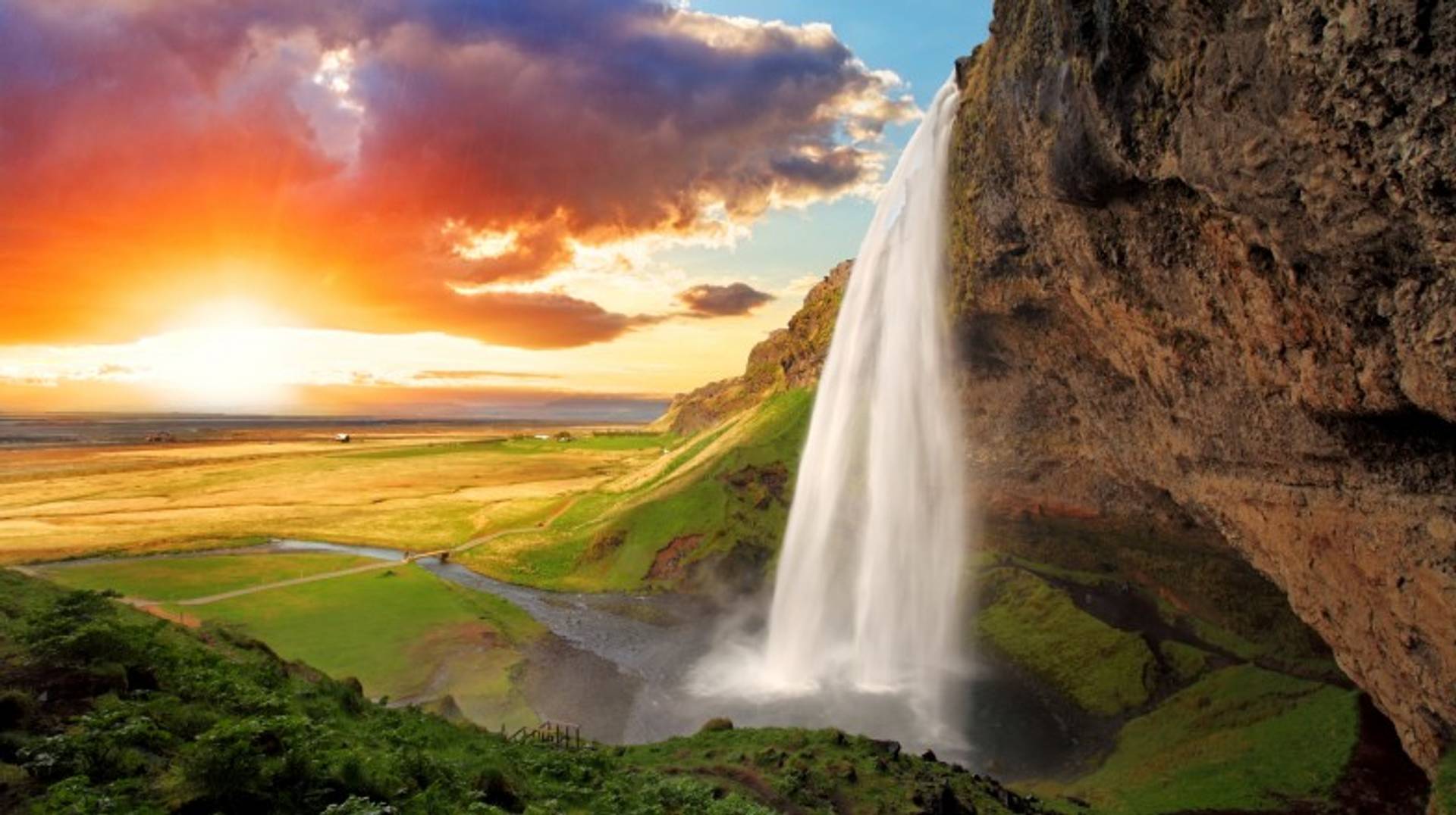 Seljalandsfoss: A Perfect Day Trip