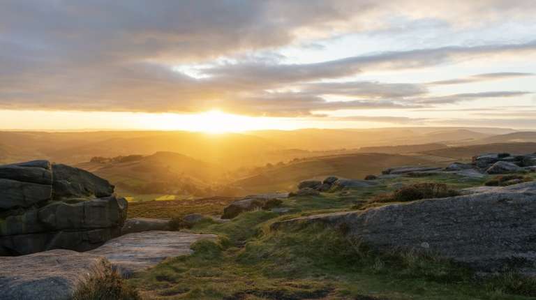 Summer in England: Weather, Destinations & Travel Tips