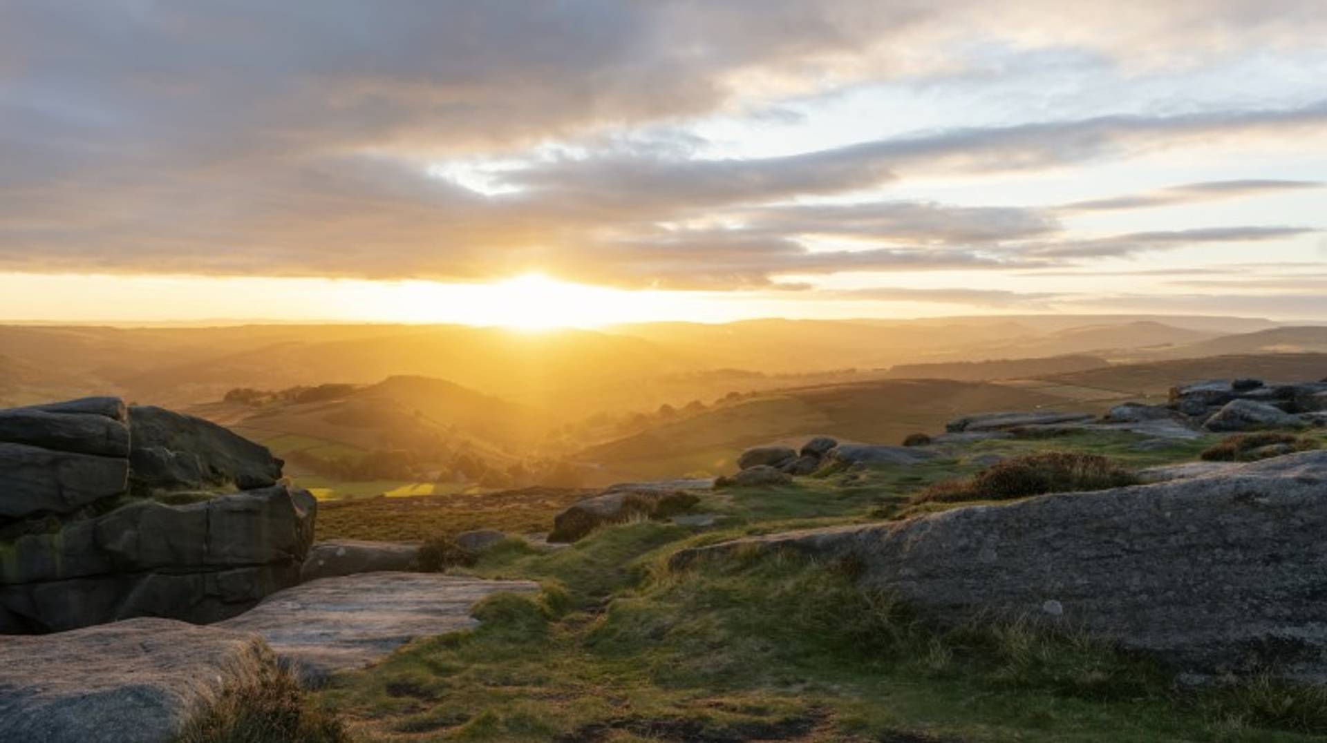 Summer in England: Weather, Destinations & Travel Tips