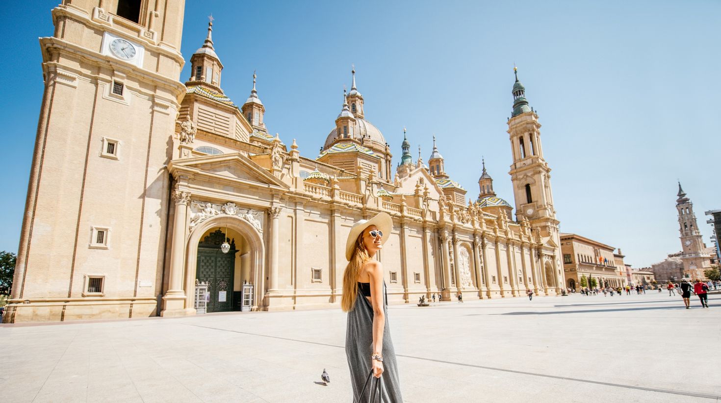 Woman traveling in Zaragoza city