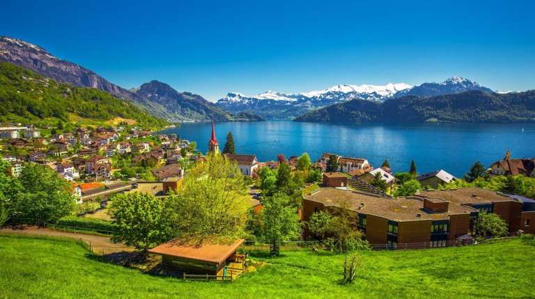 Weggis is a municipality situated in the heart of Switzerland, right by Lake Lucerne. It is peaceful but offers plenty of activities.