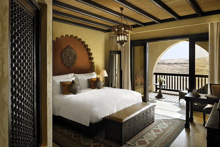 exclusive hotels qasr al sarab desert