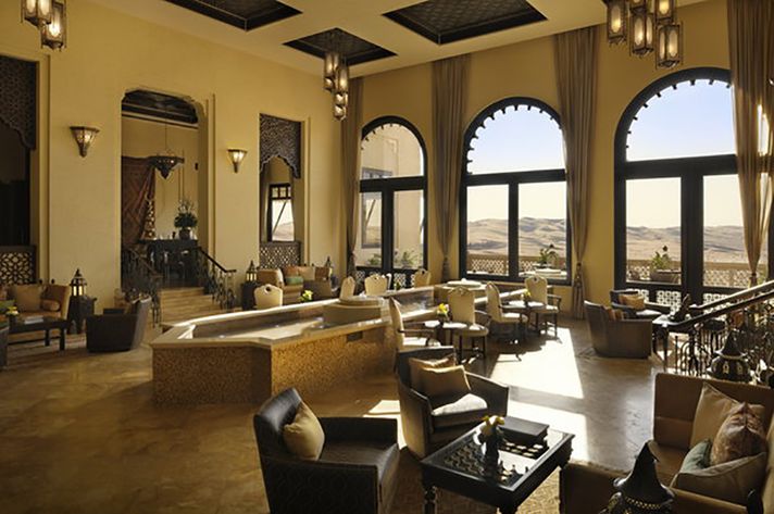 exclusive hotels qasr lobby