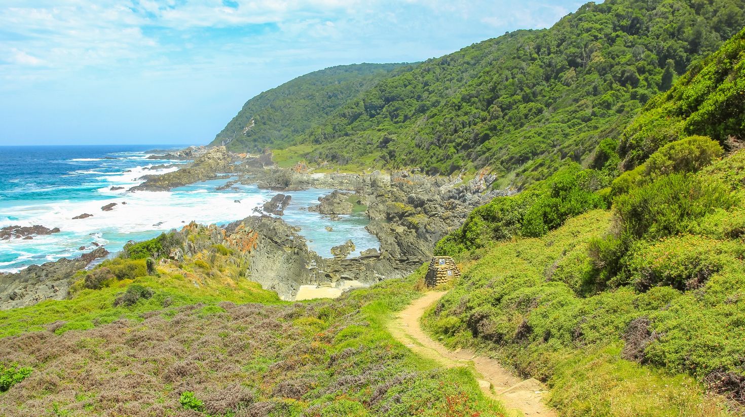 The beginning of the path to waterfall along the popular Otter Trail.