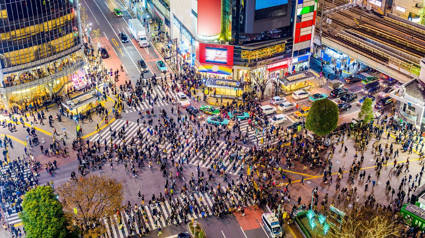 Shibuya crossing, a very busy crosswalk in Tokyo is one of the top Tokyo attractions. 