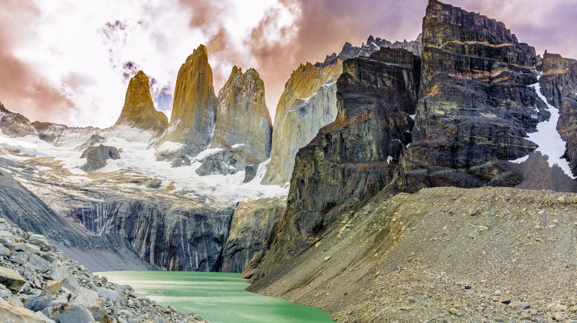 Torres del Paine W trek offers some of the most stunning view of the Chilean scenery. The three rock towers that gives the trek its name is the highlight of the Torres del Paine W trek.