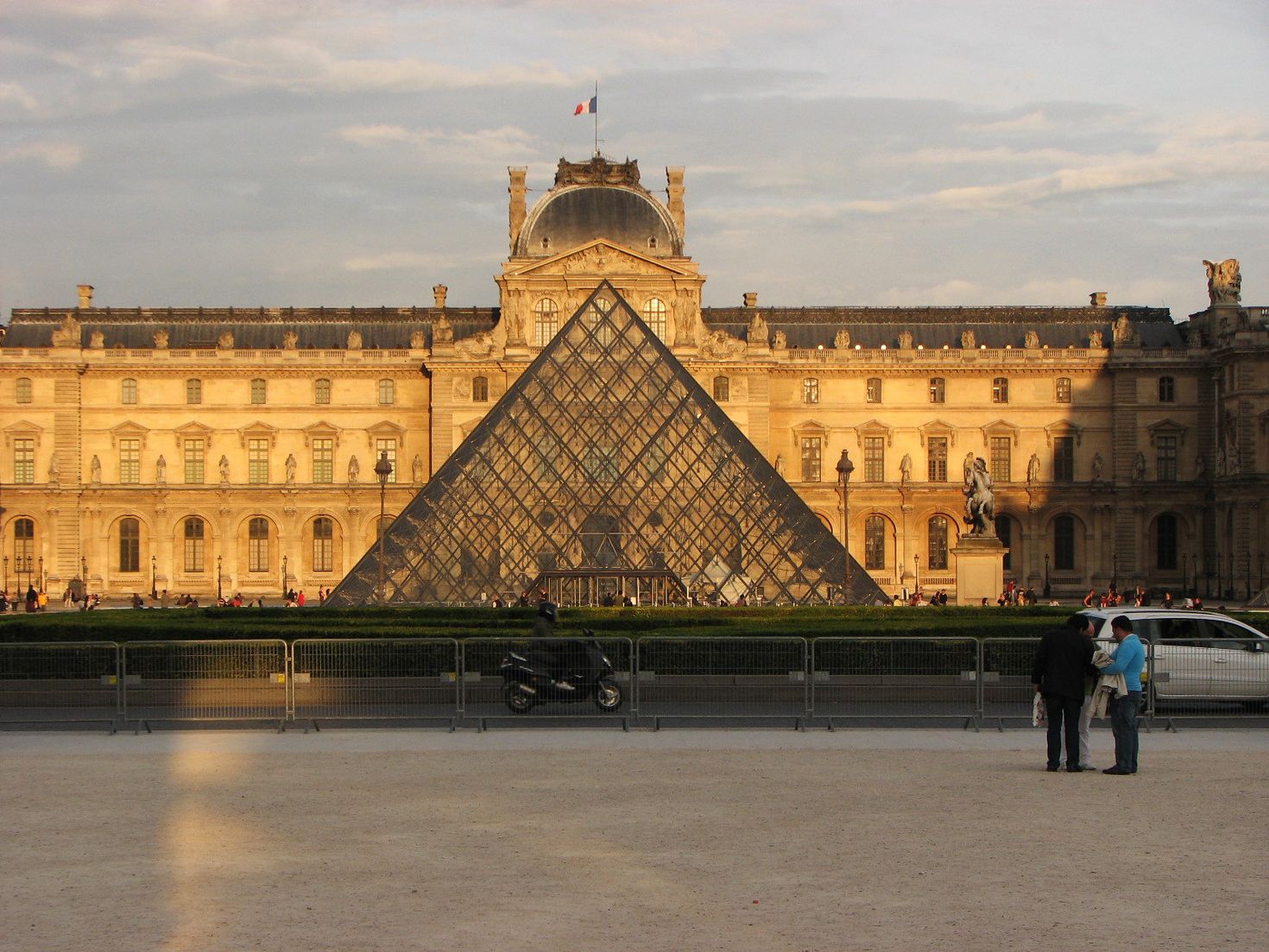 things to do in france museum du louvre