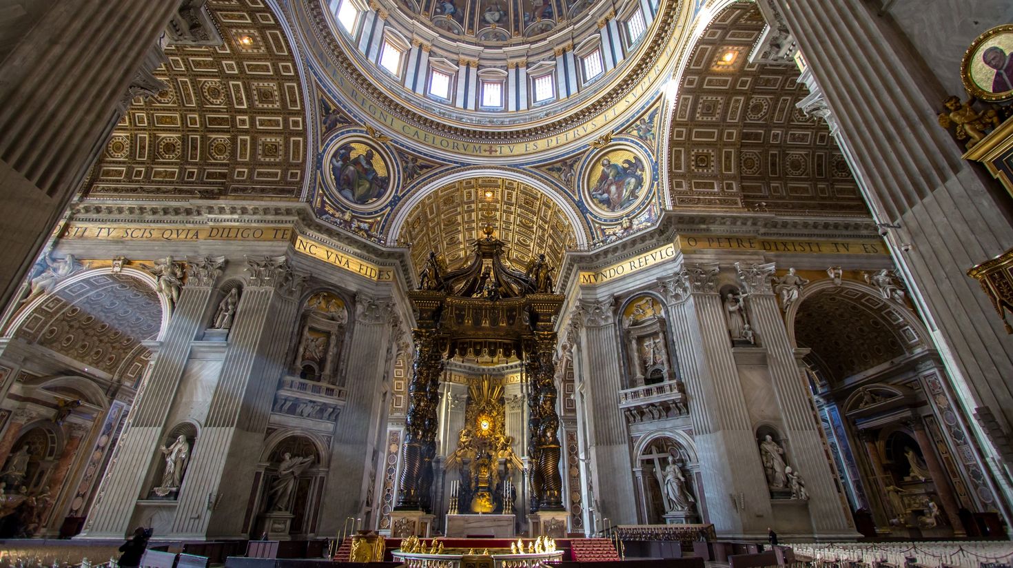  The museums display an array of artifacts and paintings over the centuries by past popes and includes some of the best Renaissance art.