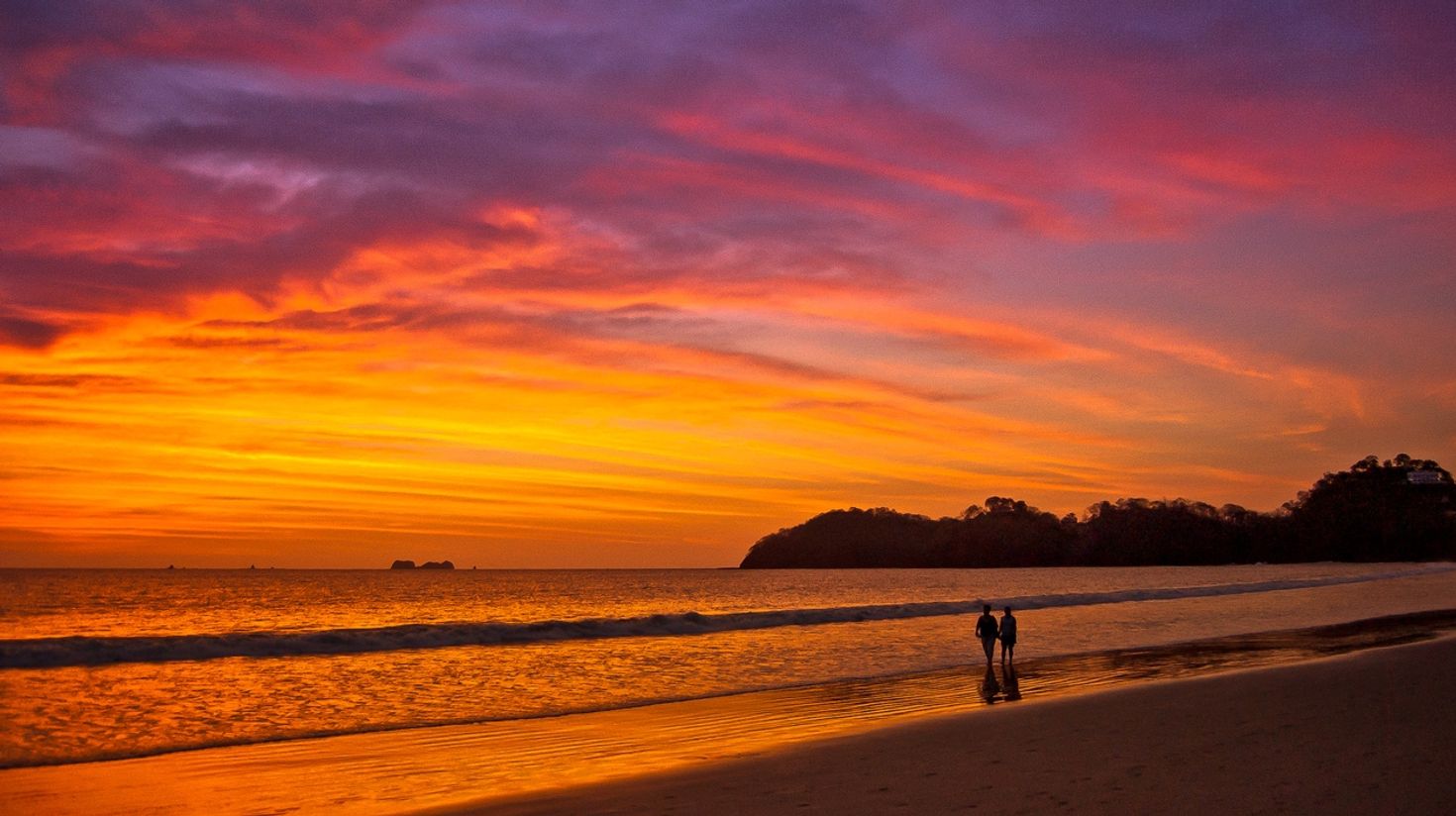 Looking for less strenuous things to do in Liberia? Visit the Hermosa beach