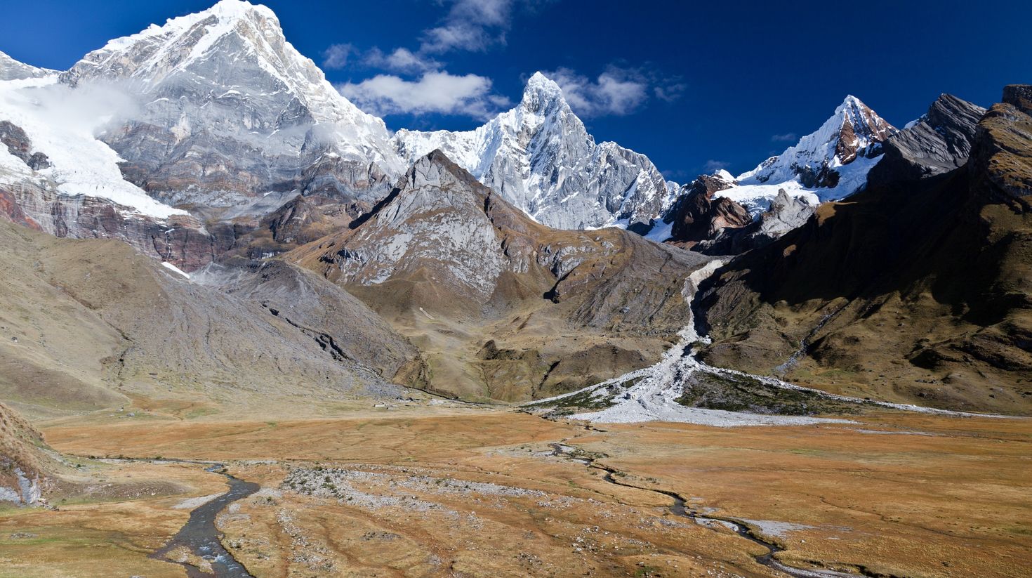Cordillera Huayhuash Circuit trek is one of the most difficult treks in Per