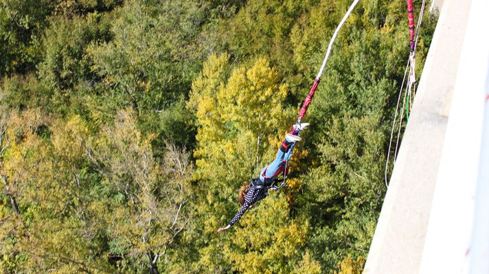 Bungee jumping in Garden Route National Park