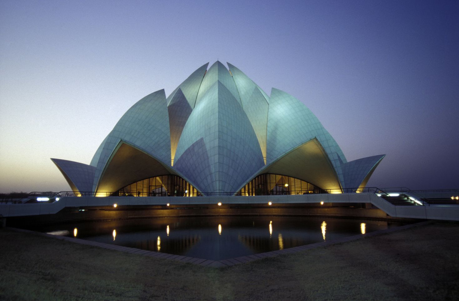 Lotus Temple is one of the things to do in Delhi