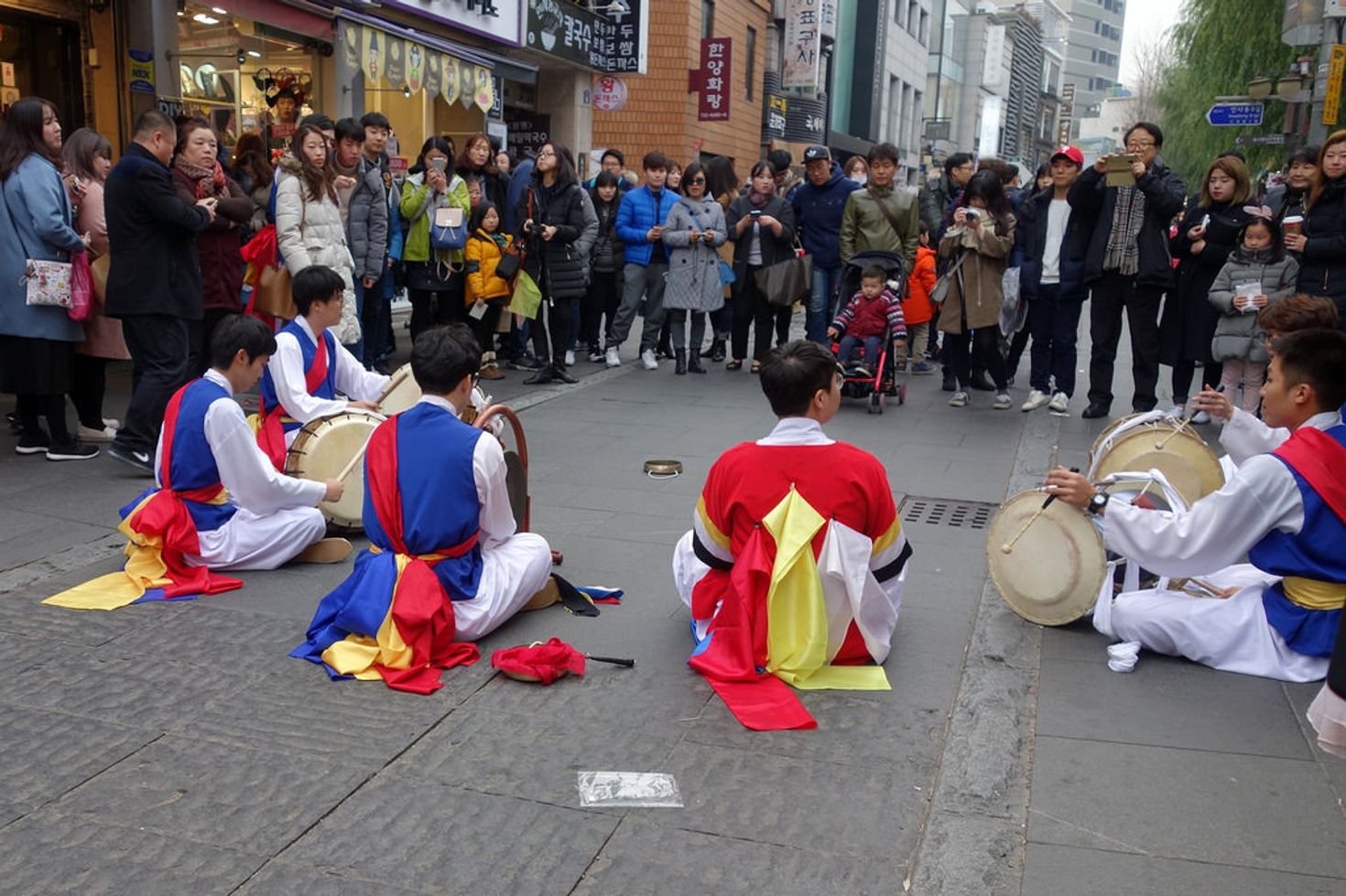 One of the top things to do in South Korea is to visit Insa Dong Street