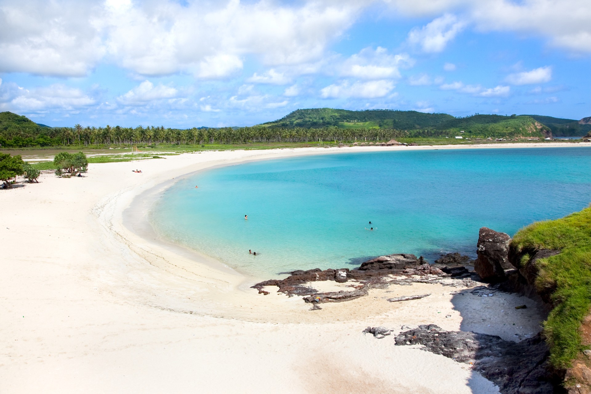 When it comes to best beaches in Indonesia, Lombok's beaches do not fall far behind Bali's. Beaches in Lombok are as beautiful, perhaps better than beaches in Bali.