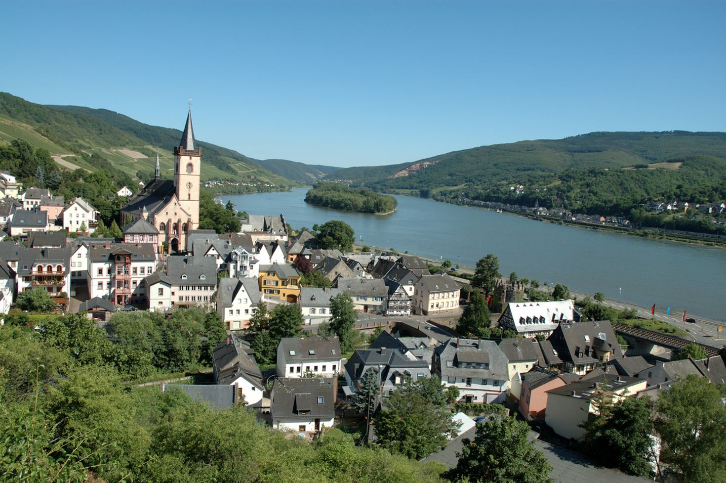 The Rheinsteig is one of the most pretty trails for hiking in Germany