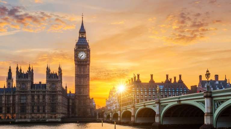 Big Ben in London is one of the best places to visit in England.