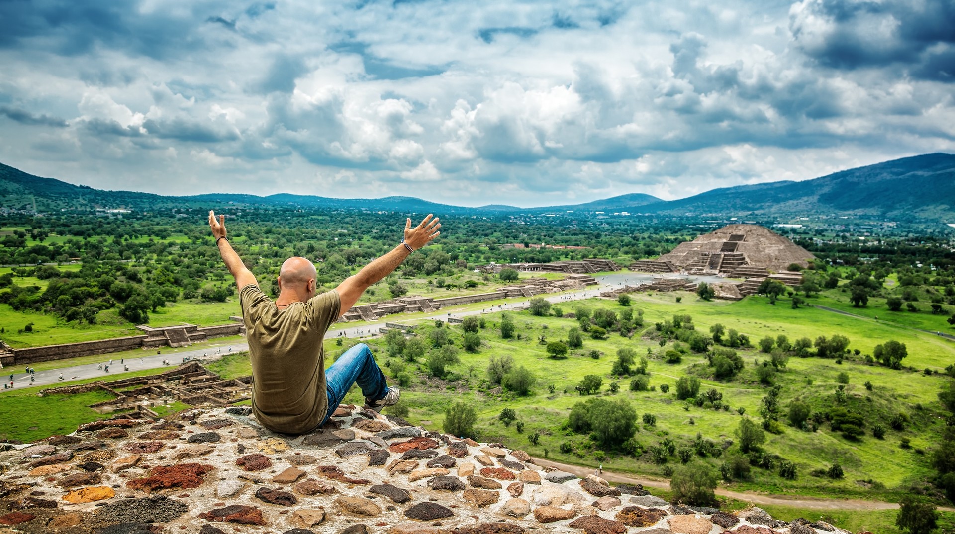 Visiting the pyramids of Sun and Moon in the ancient city of Teotihuacán is one of the top things to do in Mexico A tourist looks at the pyramids of Sun and Moon in Teotihuacán, one of the top things to do in Mexico