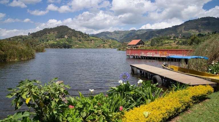 Enjoy the magnificent view of Lake Bunyonyi during your 7 days in Uganda.