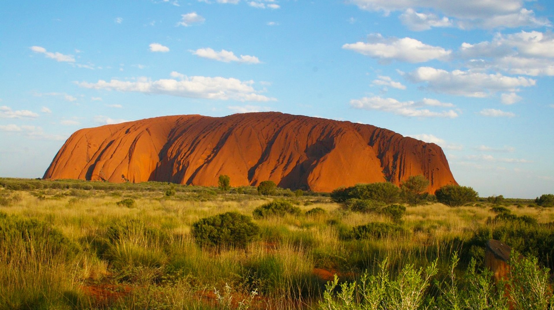 The Uluru Rock is situated right at the center of Australia's outback. Uluru tour gives you a chance to explore the Red Center and the aboriginal culture of the Anangu people.