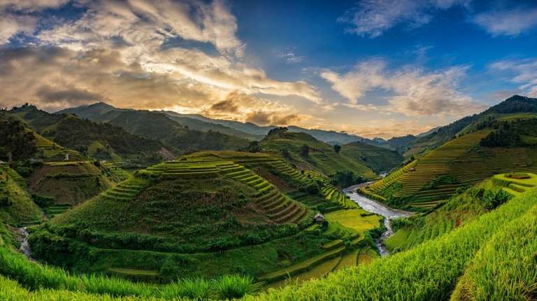 Ban Gioc Waterfall is an amazing sight to see in Vietnam in December