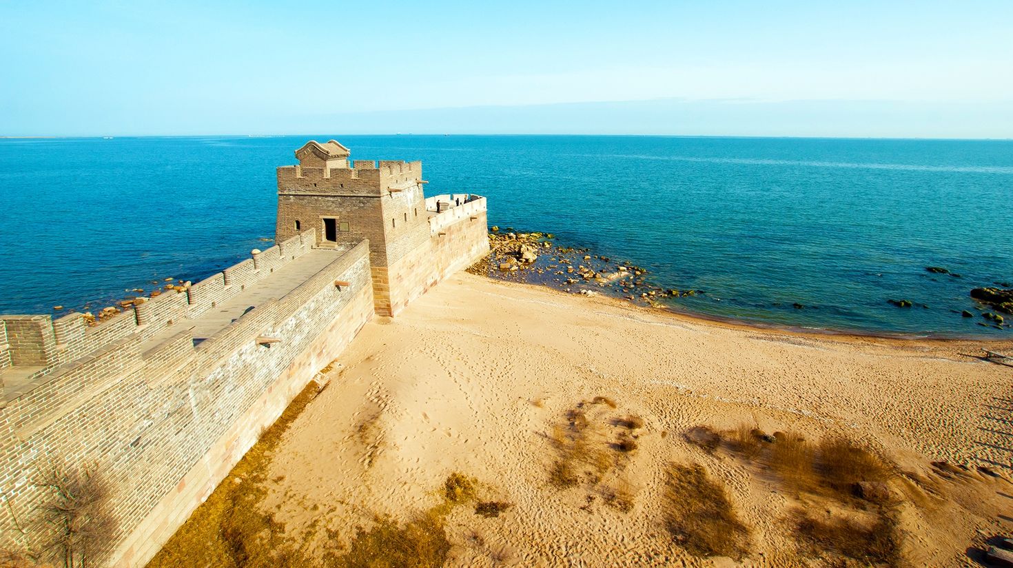 The edge of the Shanhai pass blending into the Bohai sea