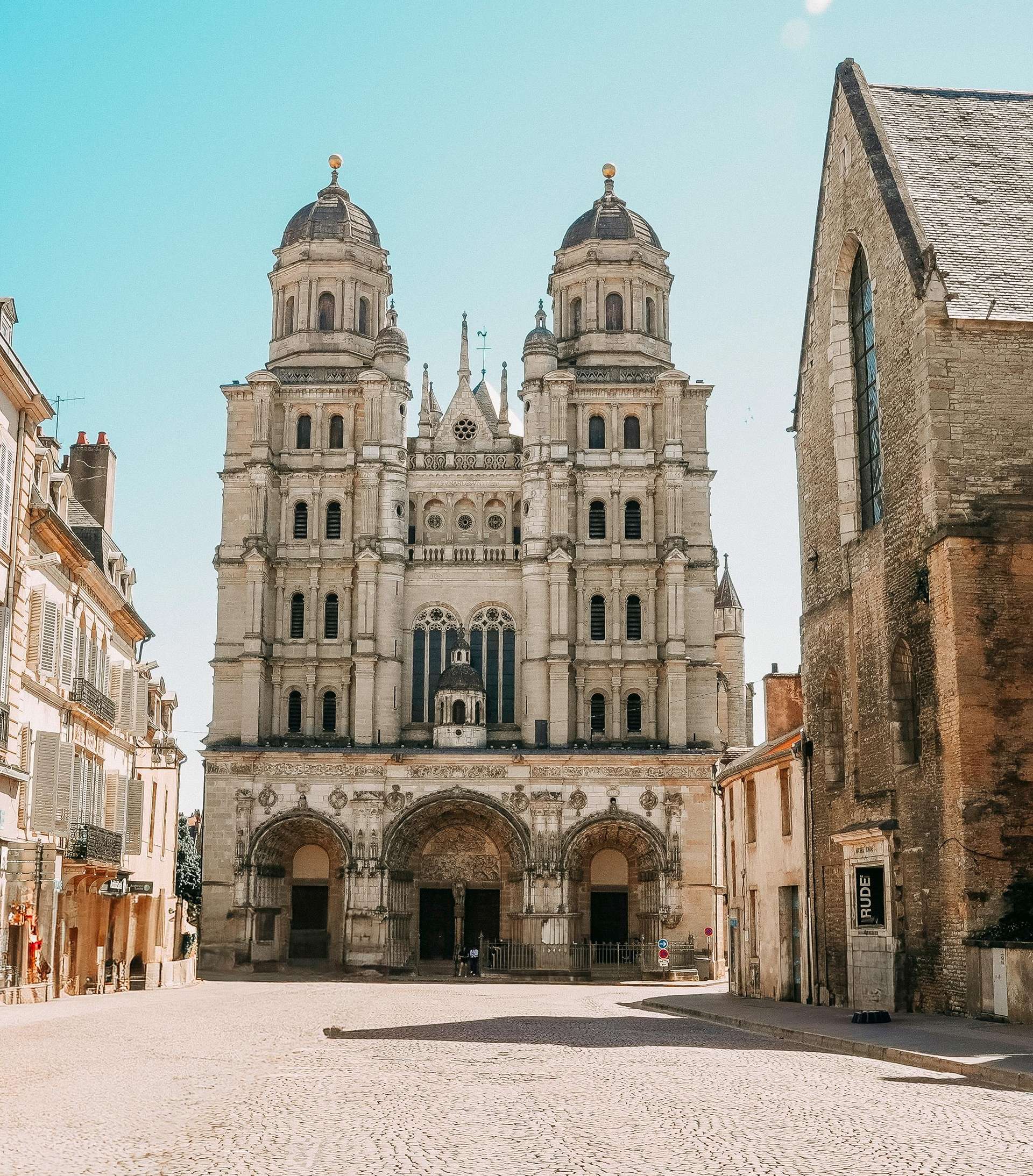 Tours and trips in Dijon
