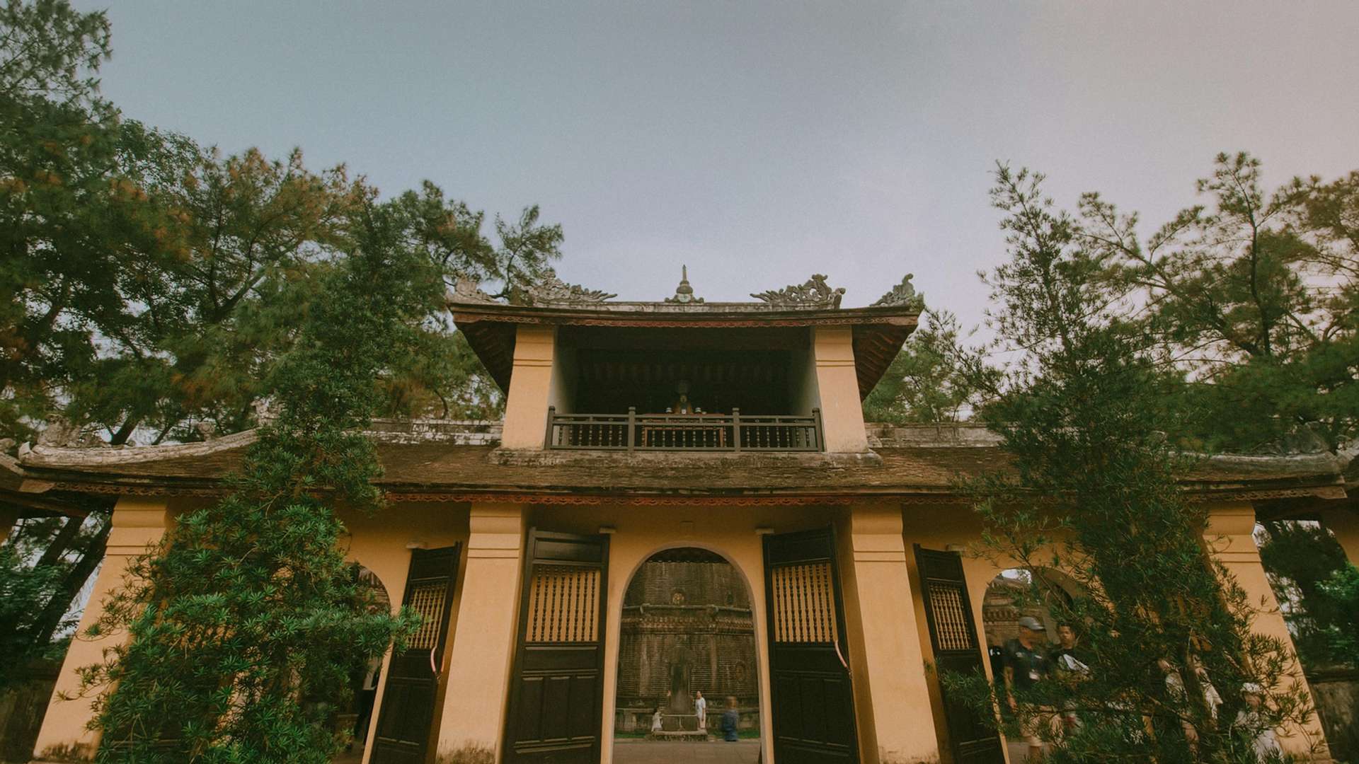 Hue Tours and Trips